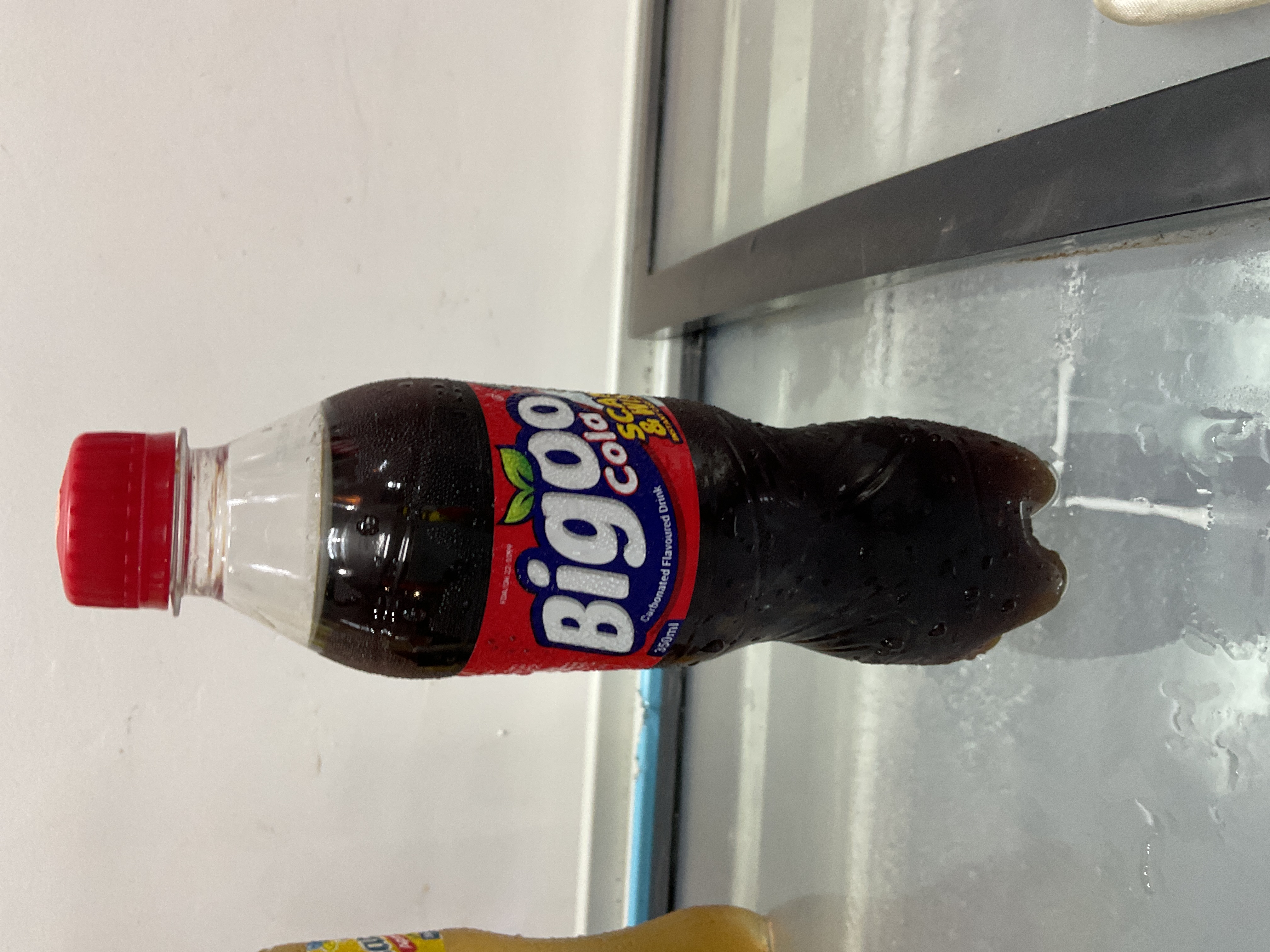 Bigoo cola, apple